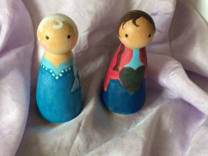 Frozen-inspired peg dolls by Summer Langille